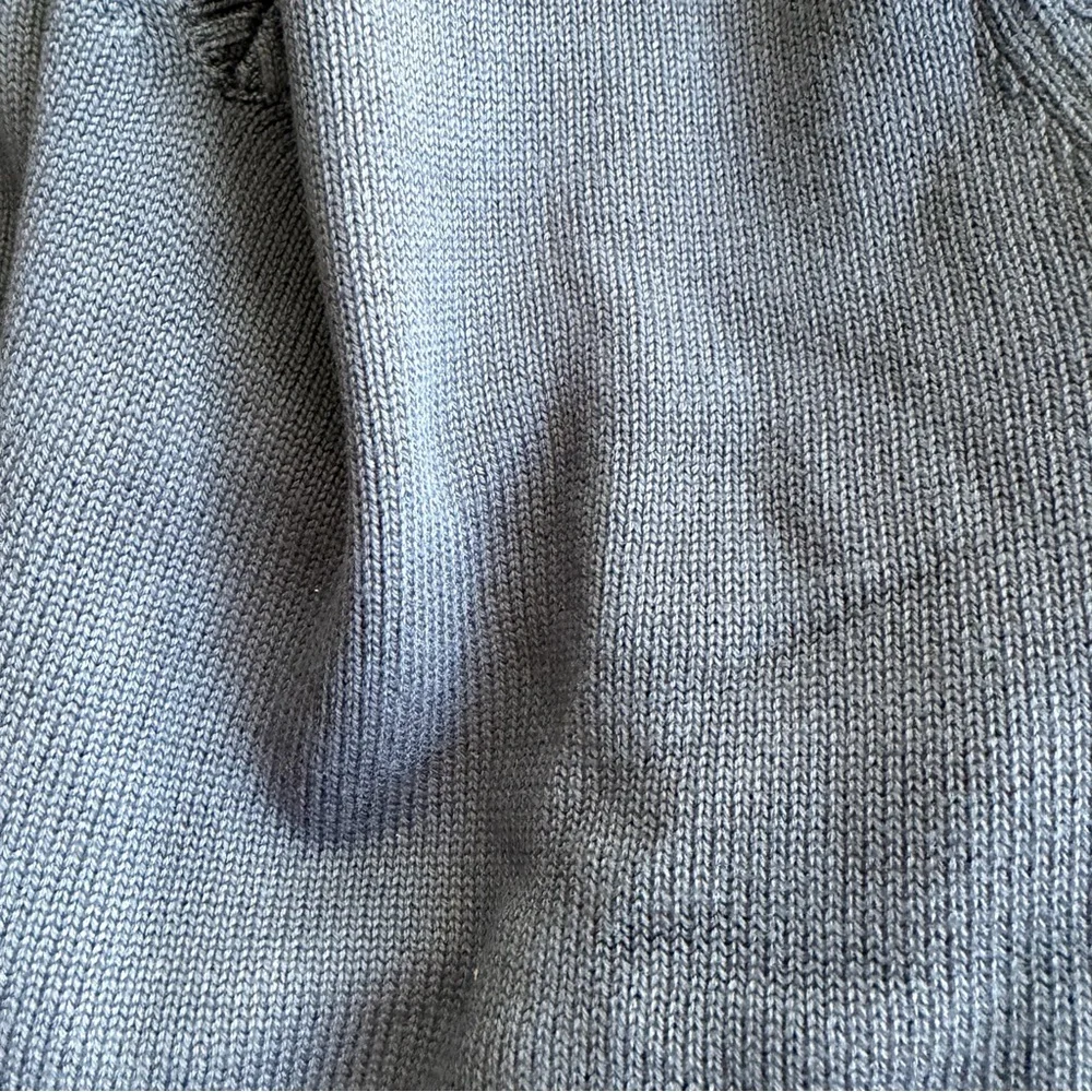 J. Crew || heritage cotton v neck sweater in navy blue